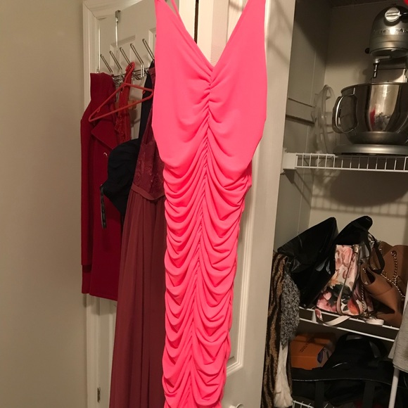 Hot pink body con dress - Picture 1 of 2